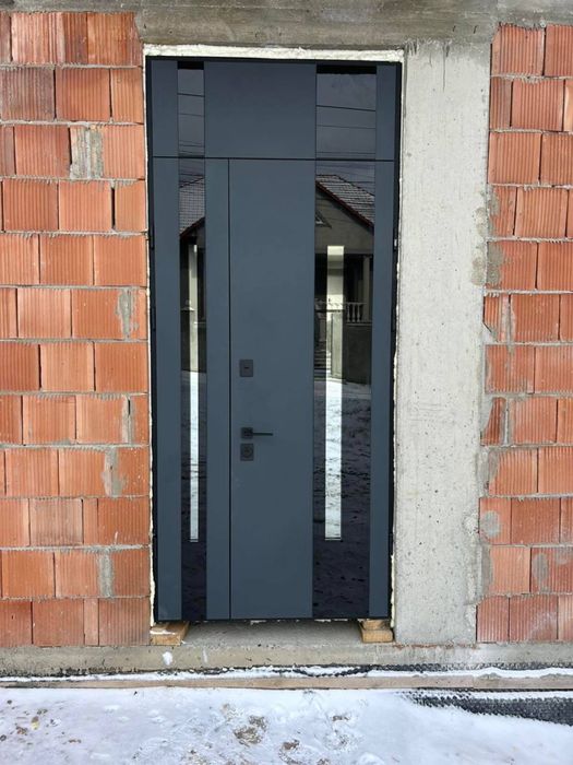 Входные двери лучшая цена в городе , с терморазрывом , бронированные.