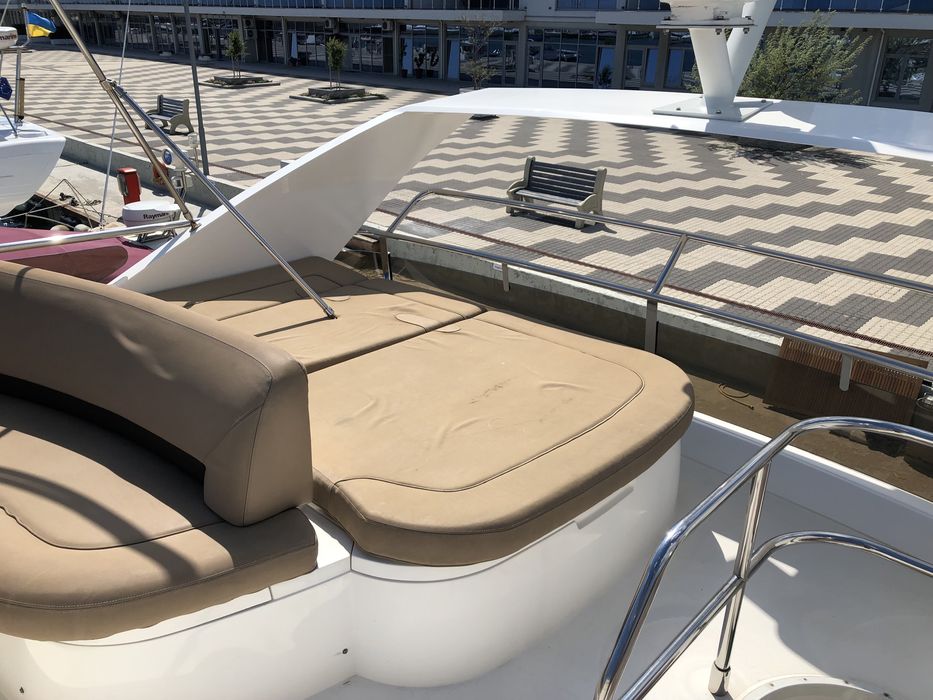 Яхта Princess 50