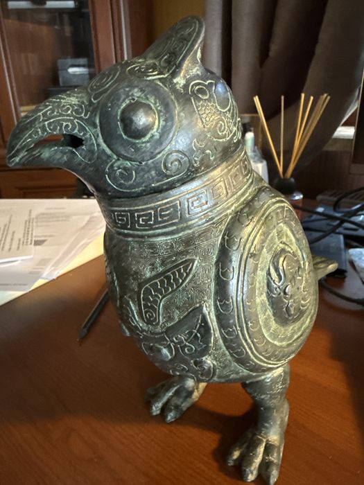 Chinska figura ptaka - stylizowany braz