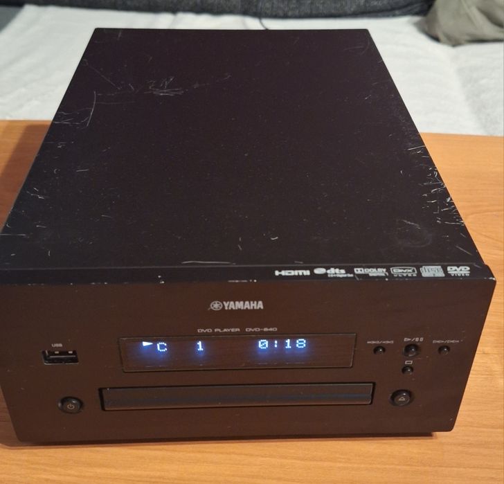 Yamaha R-840 odtwarzacz DVD, DivX, USB, pianocraft.