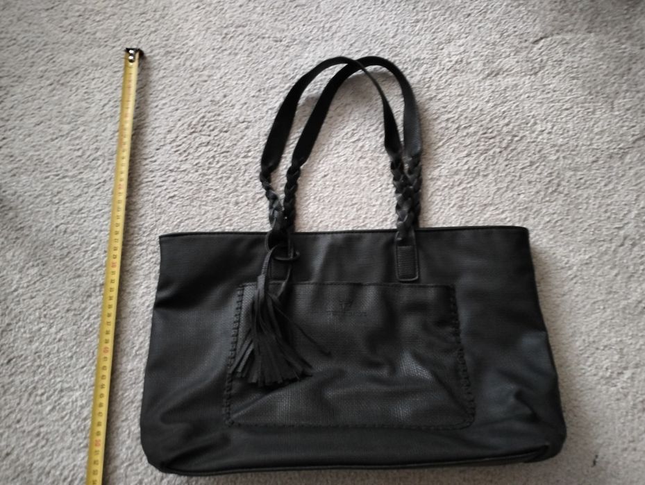 Czarna shopperka firmy Weimeibaige