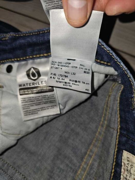 Spodnie Levi's 511 W31 L32 granatowe