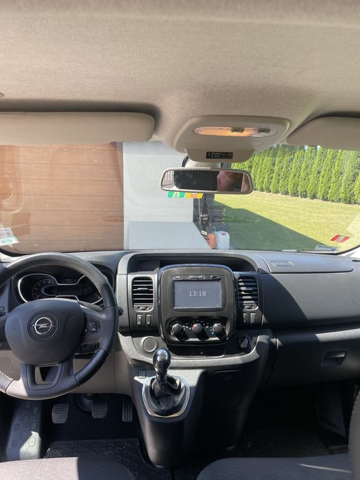 Opel vivaro long 2018 r 1.6 biturbo 125 9 osobowy Bezwypadkowy
