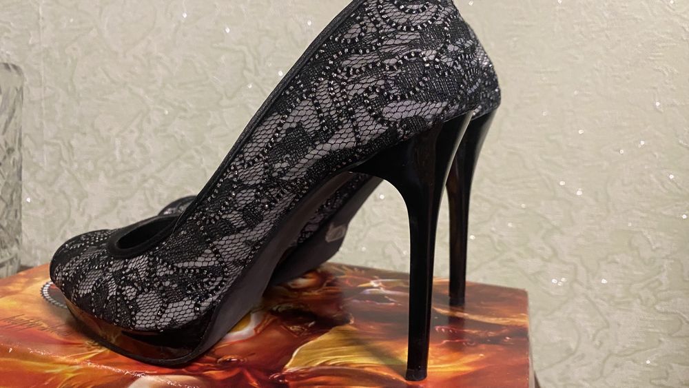 Туфли с открытым носком