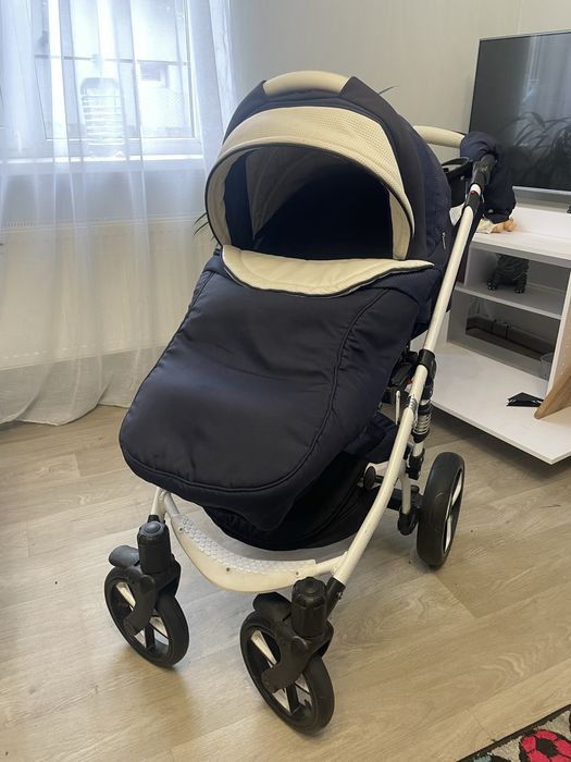 Продам коляску 2 в 1