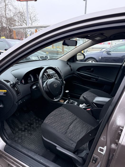 Kia ceed 1.6crdi 115km 2008