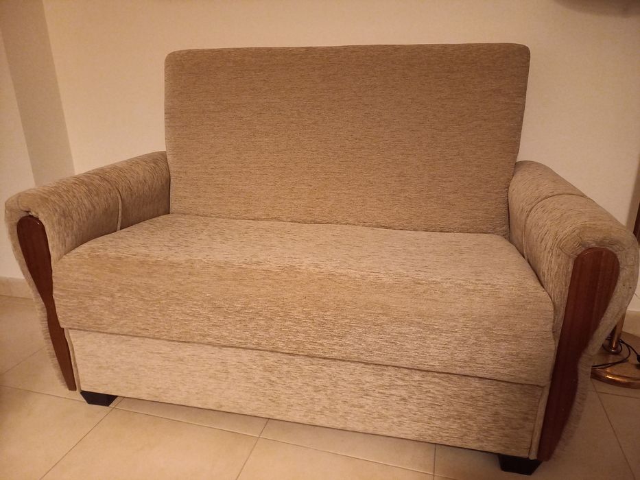 Sofá de 2 lugares bege