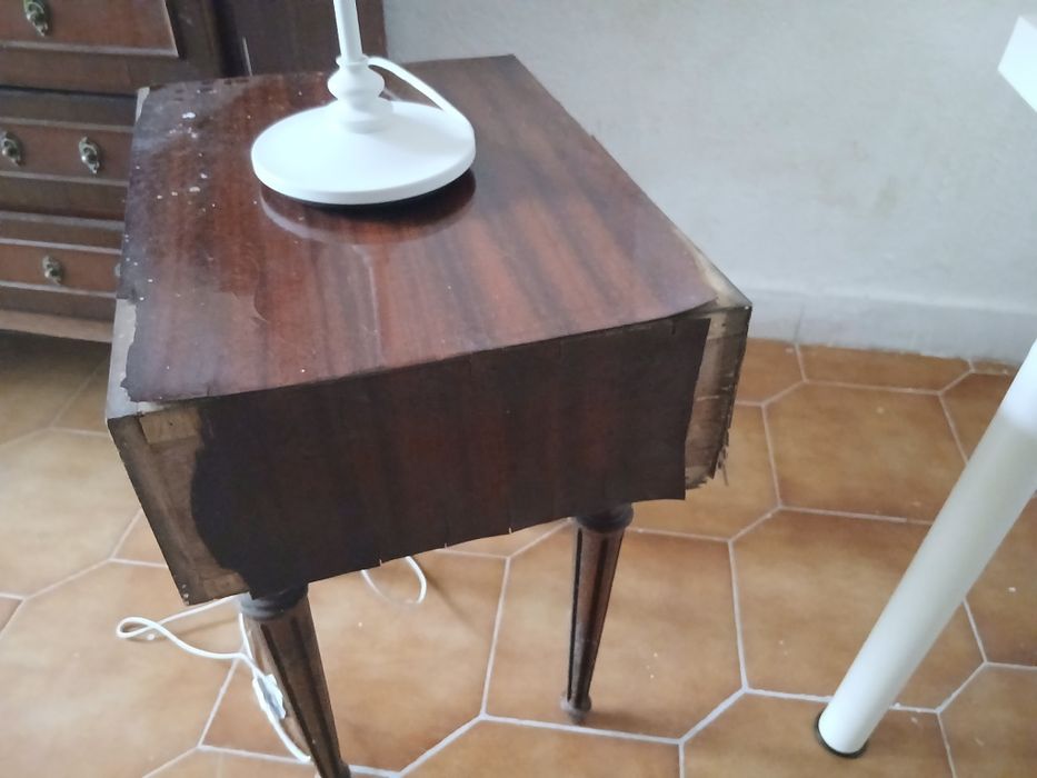 Vendo cómoda, espelho  mesa cabeceira