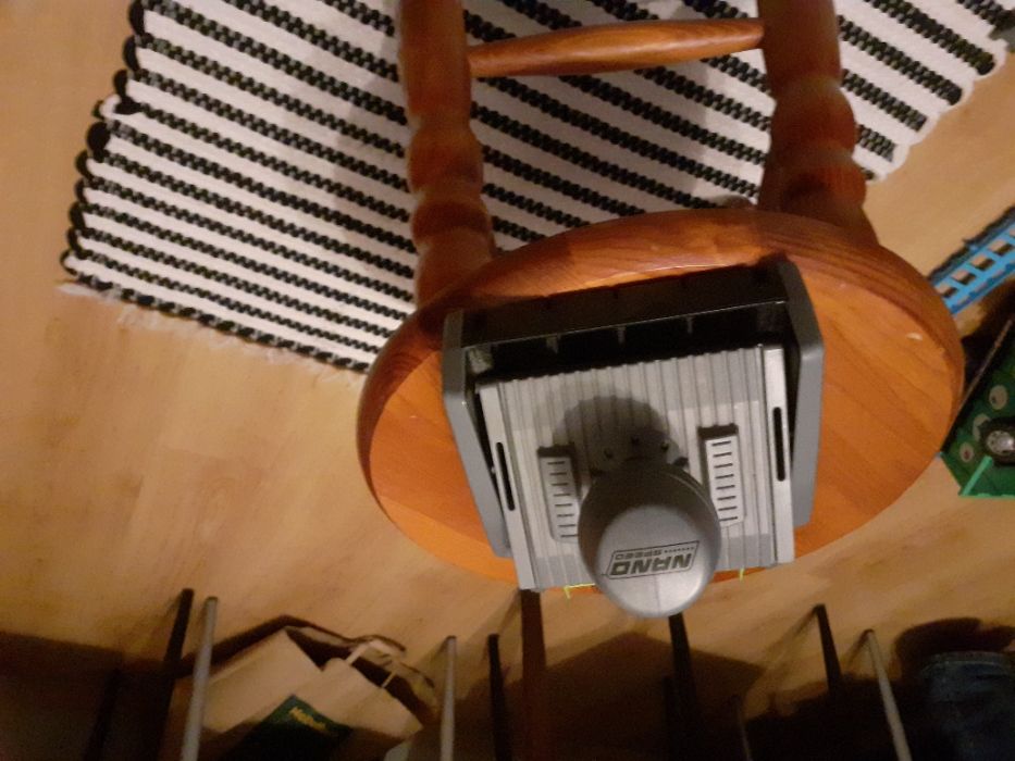 tor z dwoma samochodami