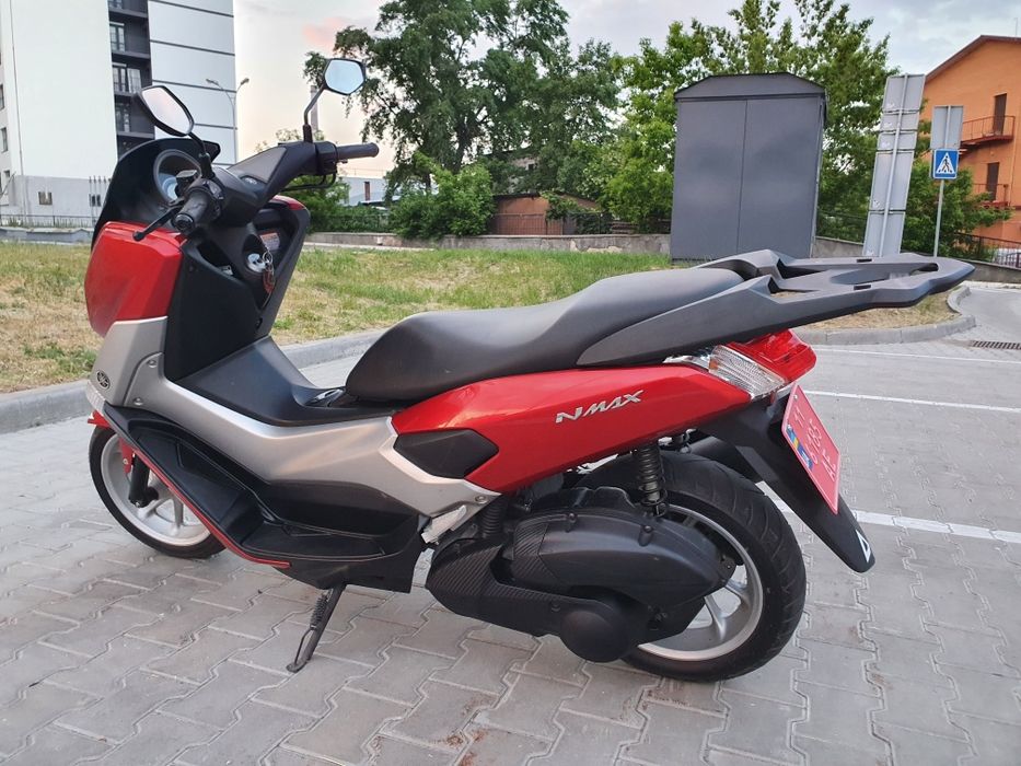 Yamaha Nmax 125 с контейнера макси скутер