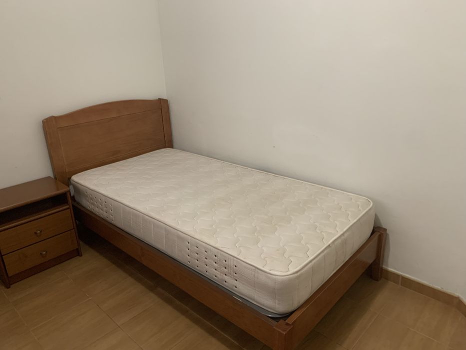 Quarto na Encarnação perto Metro