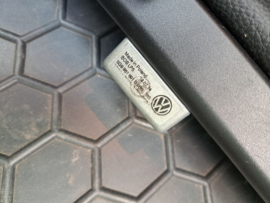 Volkswagen ролета сетка багажника golf 7