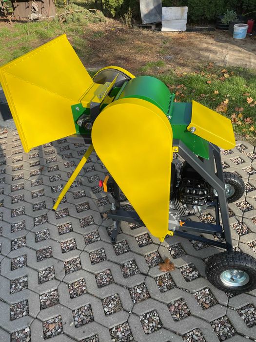 Rębak spalinowy  do gałęzi