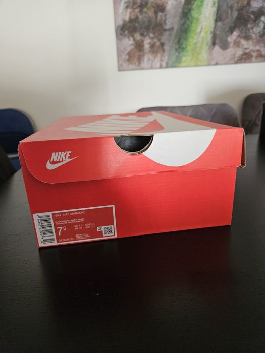 Nike Hurache preto e laranja