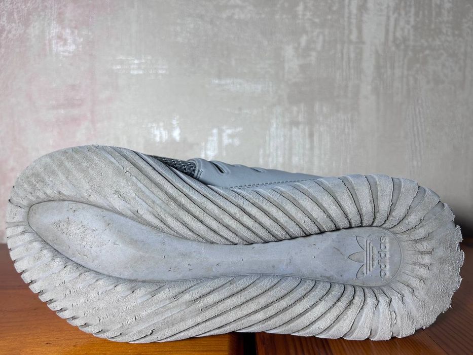 Оригінальні кросівки adidas Originals Tubular Radial / S76022 / 38.5