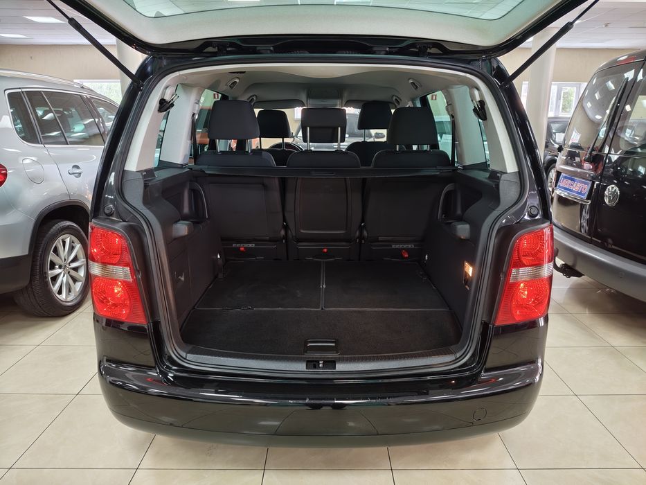 Volkswagen Touran 1.6МРі 8V 5МКПП 2006 р.в. (102 к.с.)