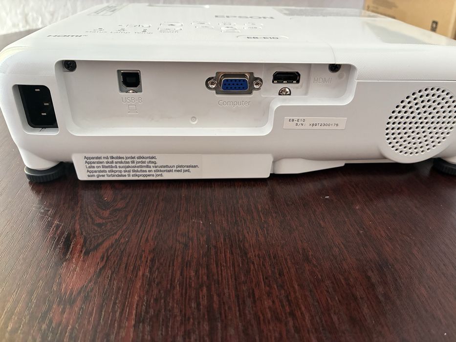 Projektor Epson EB-E10 H975B