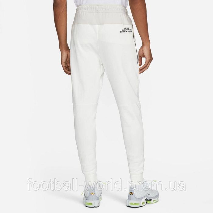 Штани спортивні Nike Sportswear Tech Fleece Authorised DM6552-133