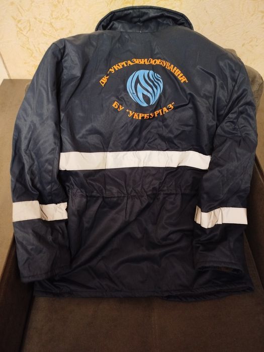 Продам  рабочую зимнюю куртку, спецодежда.