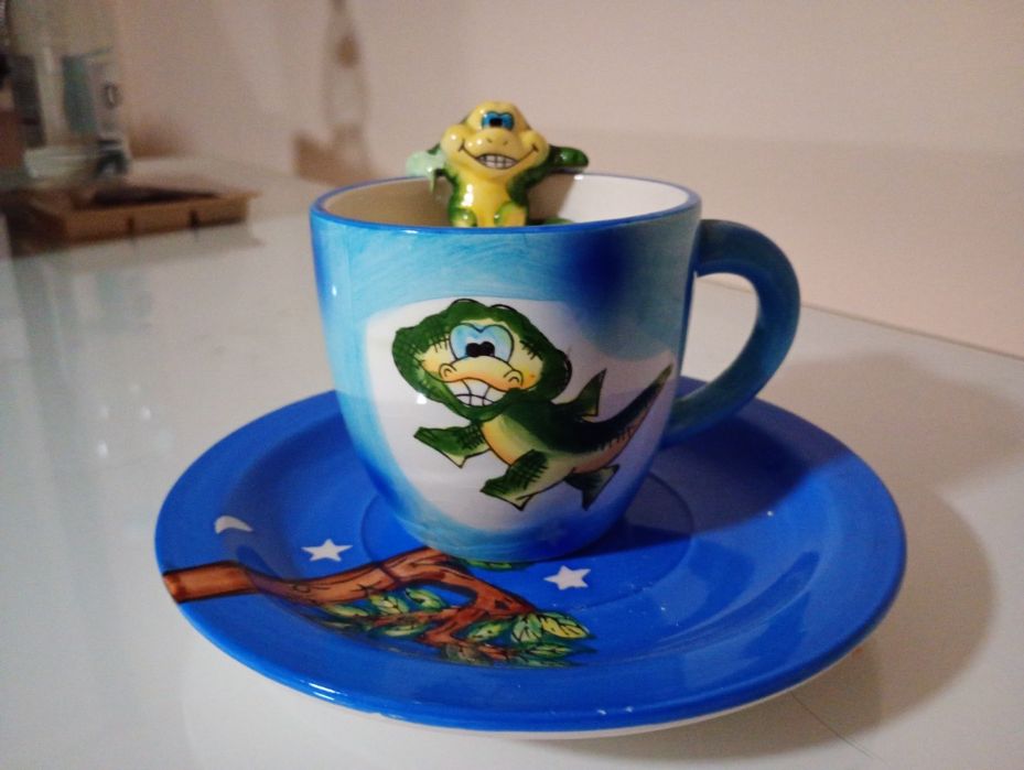 Filiżanka z podstawkiem