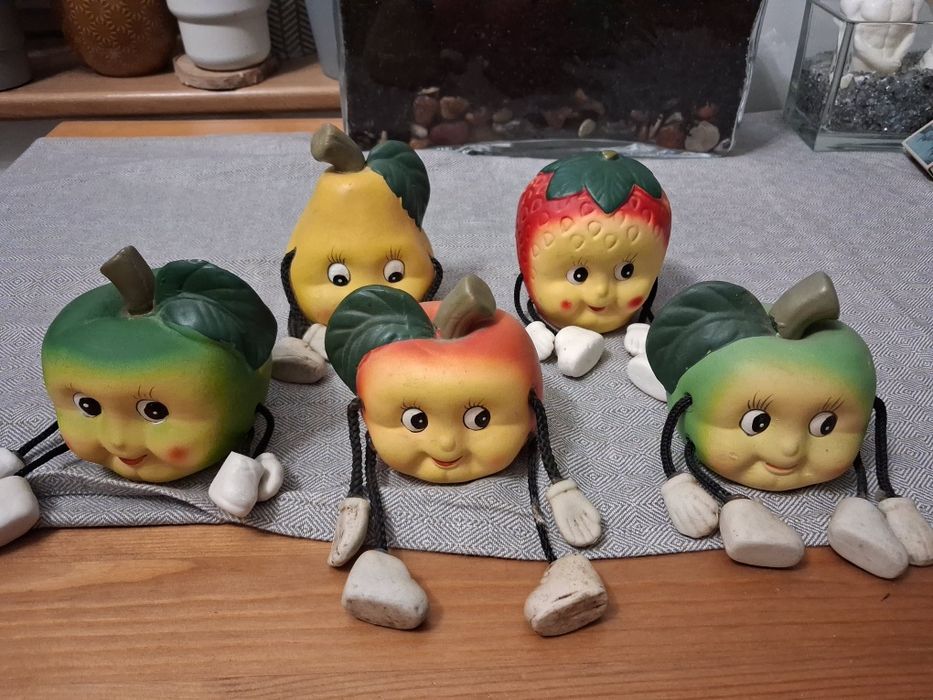 Komplet ceramicznych owoców