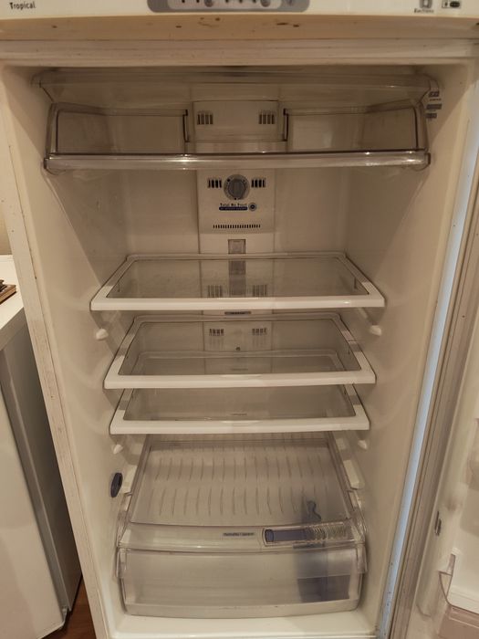 Продам Холодильник whirlpool (вірпул), no frost. Ширина 70см