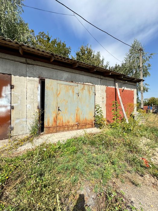 Ангари, цехи, промислові будівлі