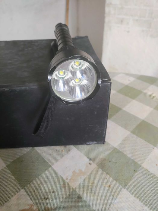 Lanterna recarregável.