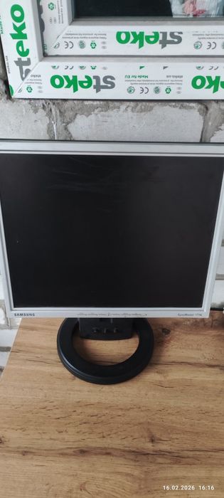 Монитор samsung с колонкой