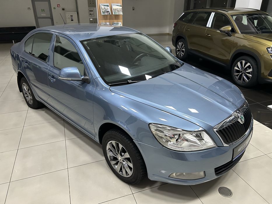 В продажу Skoda Octavia A5 Ambiente 2.0TDI CR 103kW/140к.с. 6AG.
Авто технічно в гарному доглянутому стані,оригінальний пробіг.Куплена у офіц. дилера SKODA Запоріжжя в 2011 р.
Автоматична КПП,єкономичний двигун ,дизель 140 к.с.