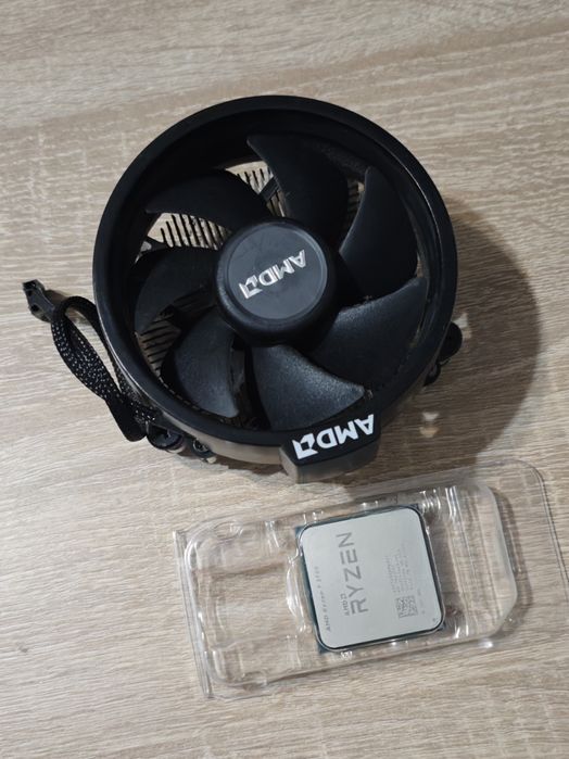 Процесор Ryzen 7 2700+кулер