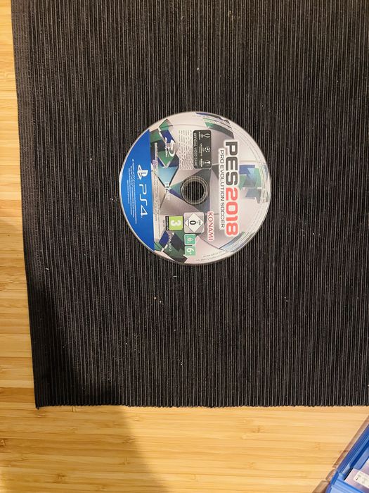 Pes 2018 ps4 CD com caixa