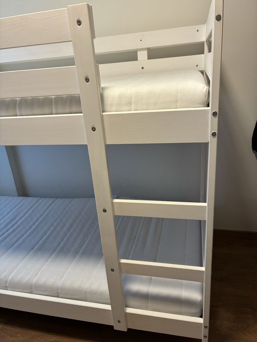 Estrutura beliche branco MYDAL - Ikea + Colchões