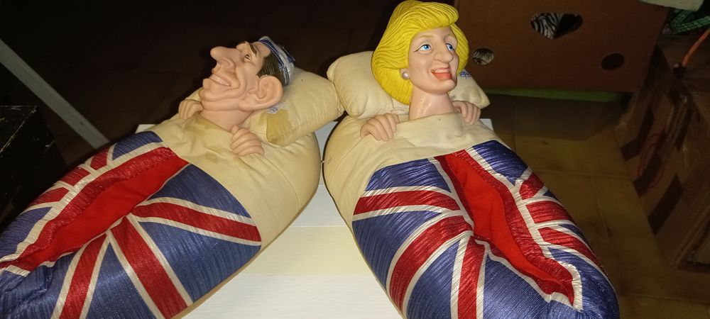 Par de pantufas Lady Diana e Princípe Carlos