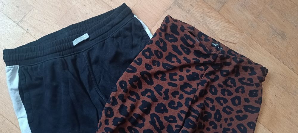 Spodnie dresowe i legginsy panterka