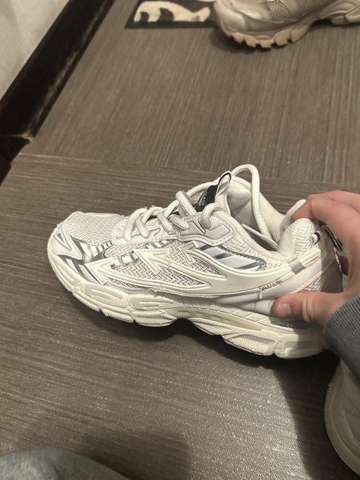 off white be right back кросіки в гарному стані стали маленьками