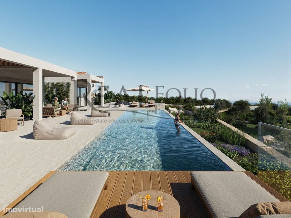 Moradia de Luxo Exclusiva com Vista Panorâmica para o Oceano