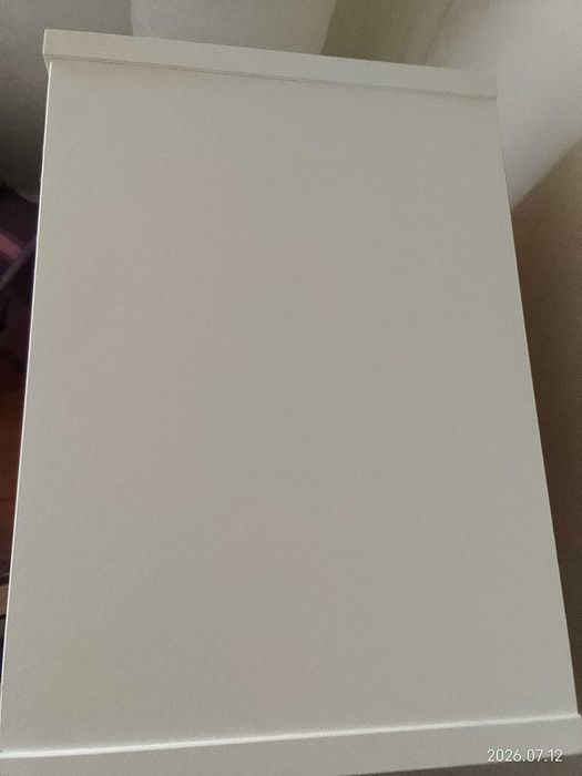 Estante IKEA - branca, pequena e em bom estado