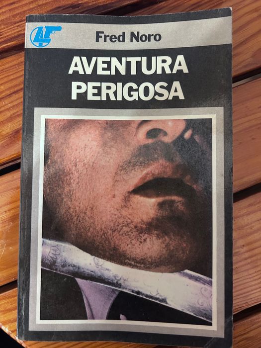 Vários livros antigos