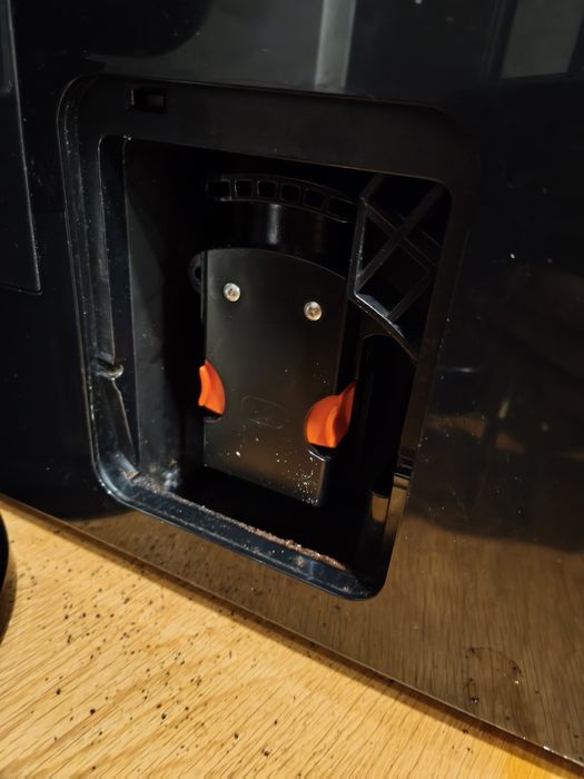 Avariada - Máquina Café Automática compacta Latte Beko Ceg 5331x
