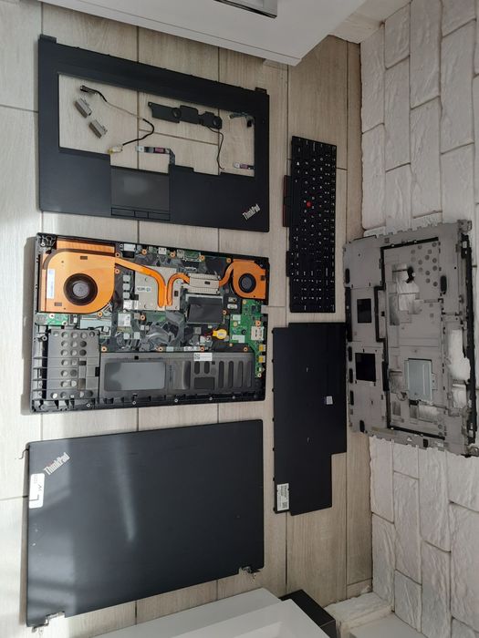 Lenovo ThinkPad P72/P73 на запчастини