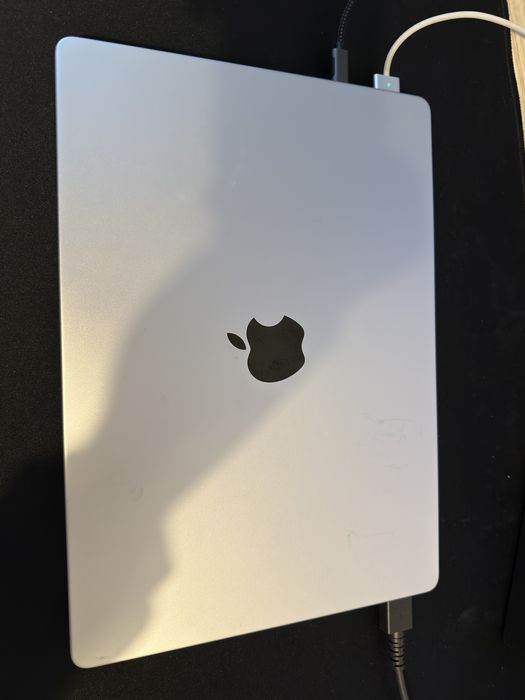 Macbook m2 Pro Max 14 cali,  1 tb 32gb ram 2023