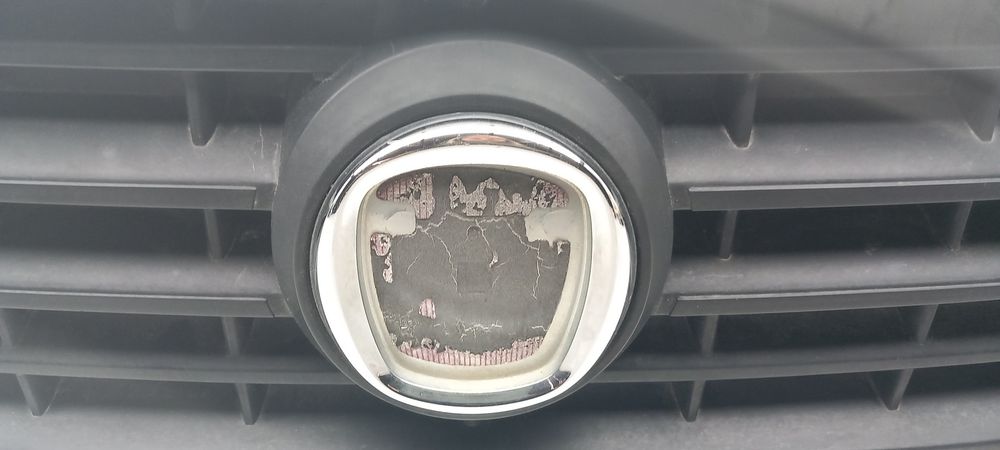 Grelha frente FIAT Doblo Cargo (223_)