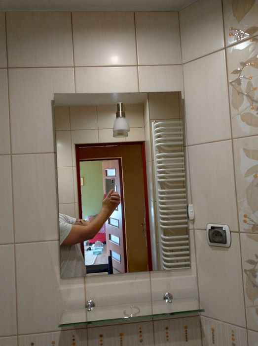 Lustro łazienkowe z oświetleniem