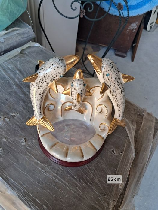 Estatua dos golfinhos