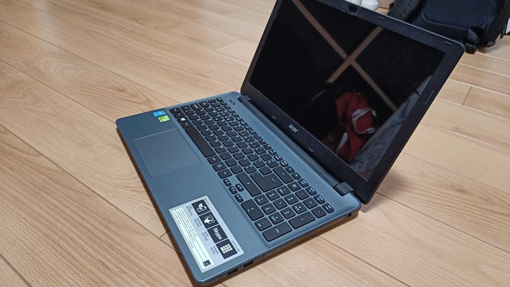 Portátil Acer Aspire E 15 - Usado