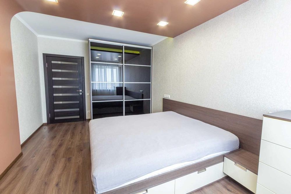 Продам дворівневу 3-кімнатну квартиру в ЖК Петрівський квартал. EN