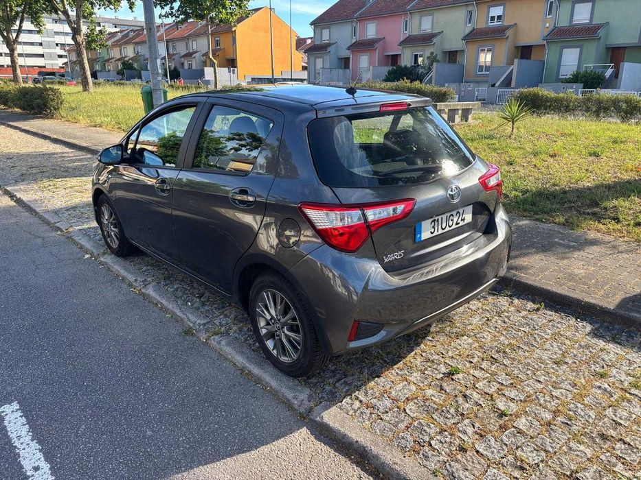 Toyota Yaris 1.0 VVTI foto 3