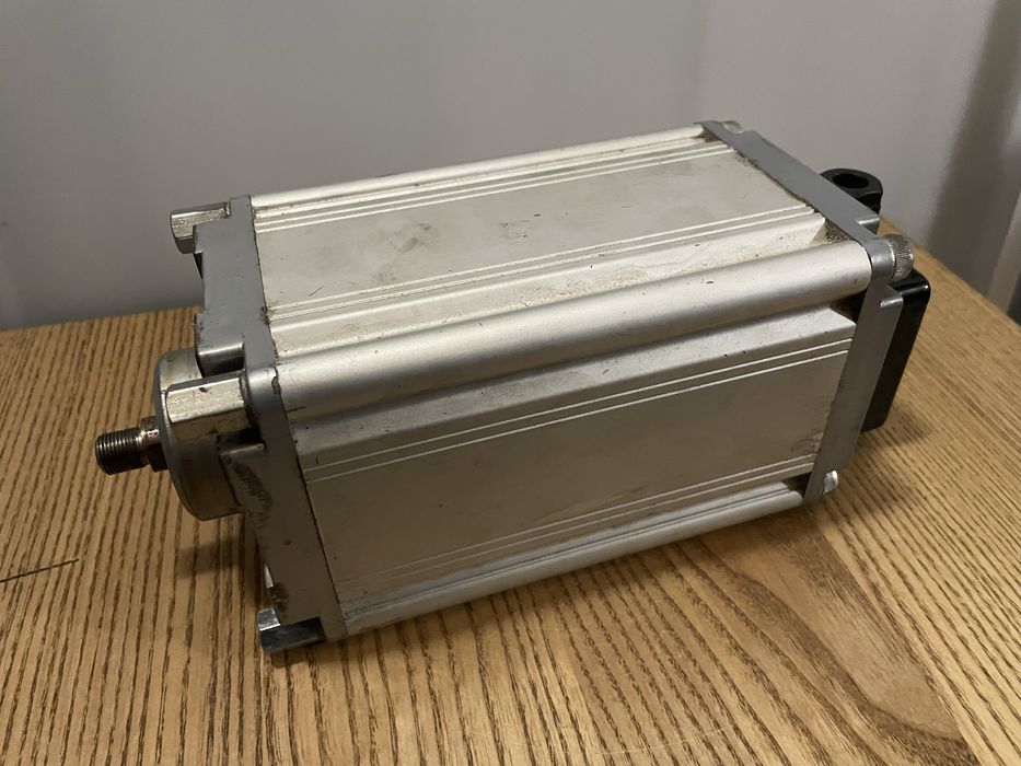 Электродвигатель 18000об/мин, 320 Гц, 220Вт, 220В