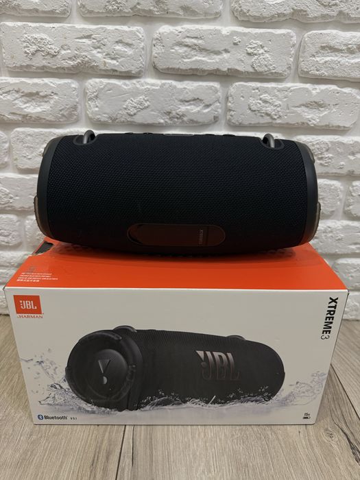 Колонка JBL Xtreme 3 Black, JBL Flip 6 Grey.